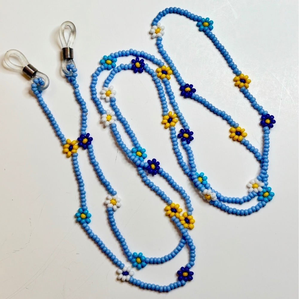 Vintage Daisy Chain Beaded Eye Glass Holder 30 Inch Blue Floral Retainer Cord